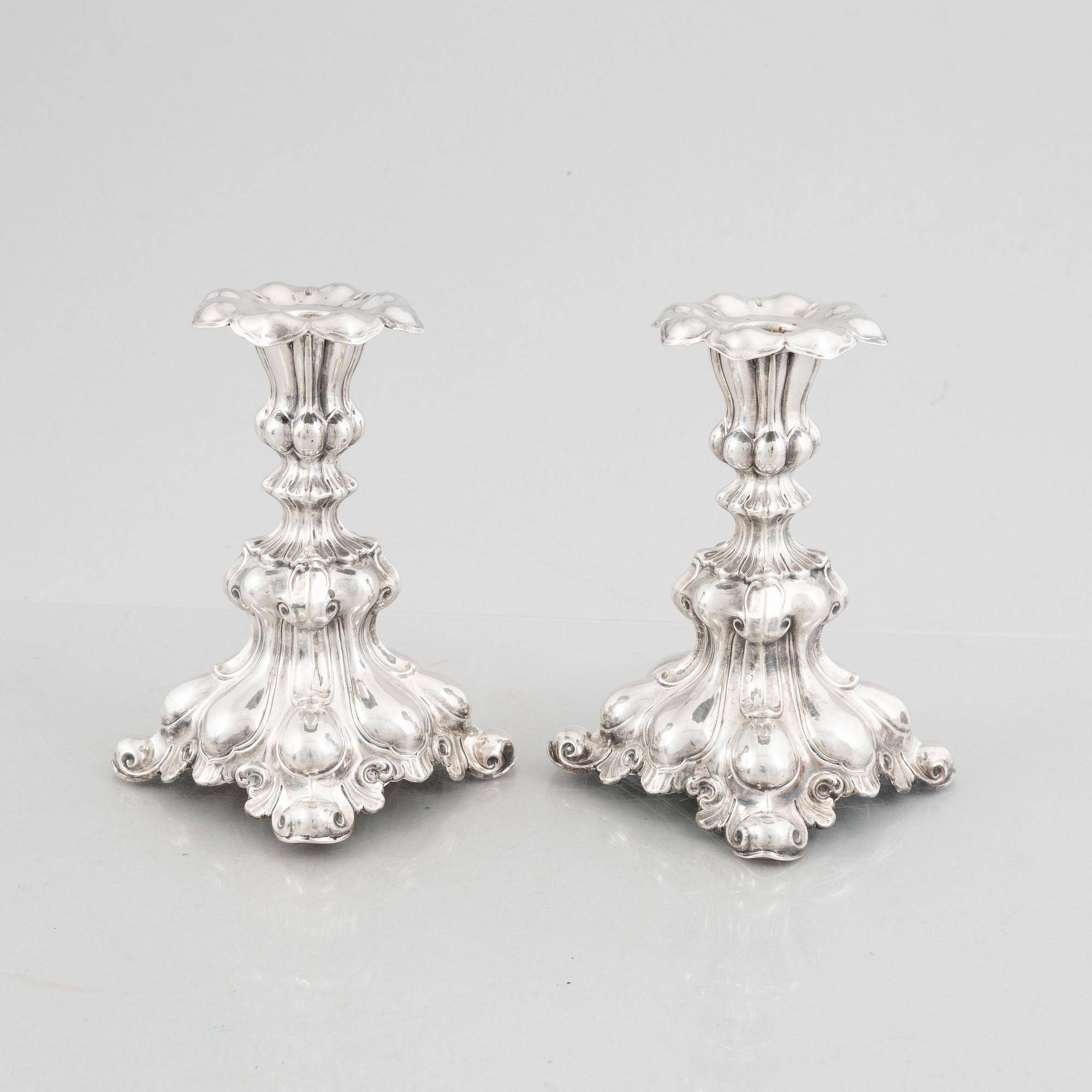 CG Hallberg, ljusstakar, ett par, silver, barockstil, Stockholm 1943.