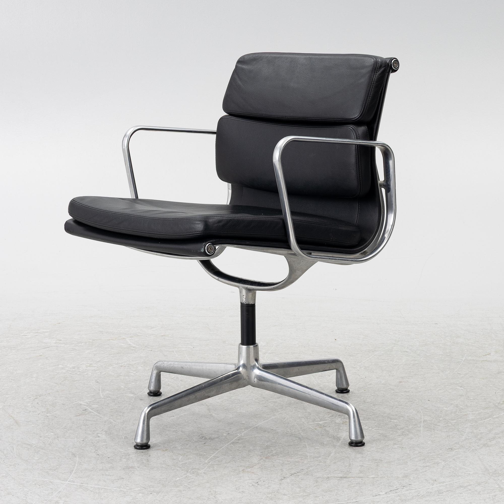 Charles & Ray Eames, Office chair, “EA208 Soft Pad Chair”, Vitra.