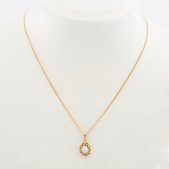 Necklace 18K gold with a cultured pearl.