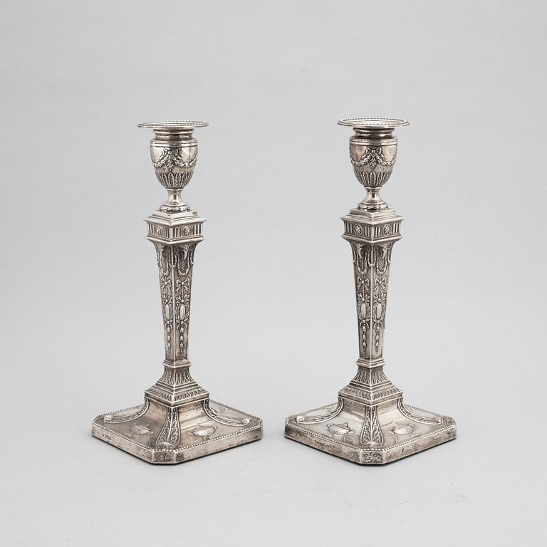 Ljusstakar, ett par, silver, Georg III-stil, James Deakin & Sons (1882-1932), Sheffield, England.