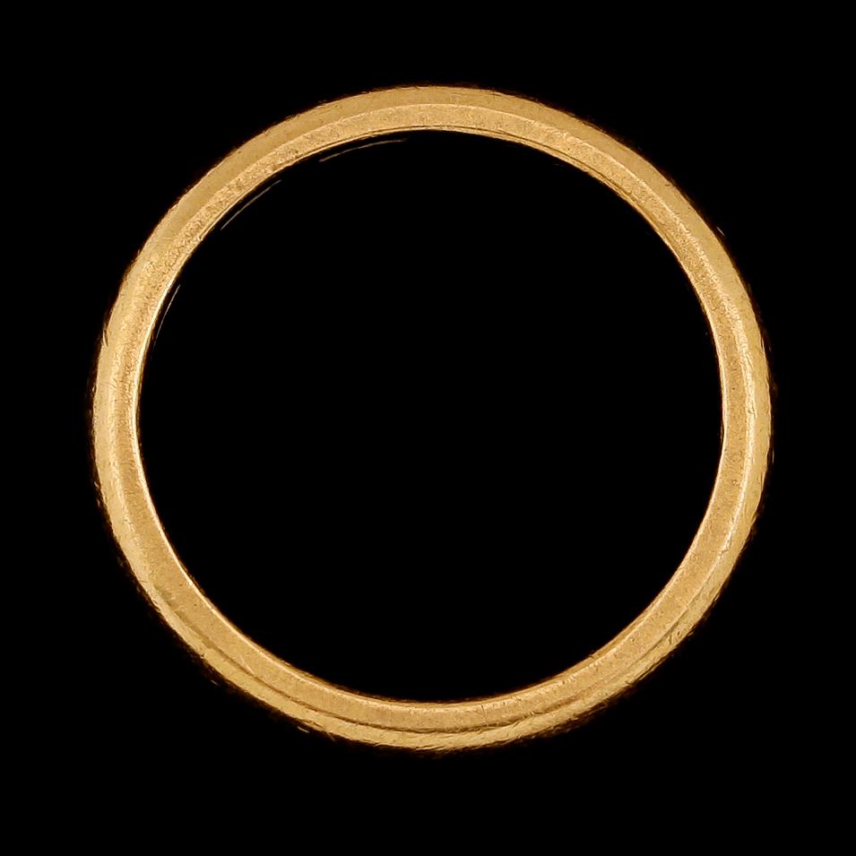 RING, 23K guld. Vikt ca 7 g.