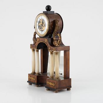 Bordspendyl, troligen Österrike, 1800-talets början, Empire.