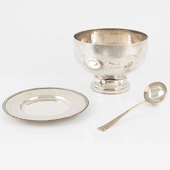 Bålskål på fot med fat, silver,  K Anderson, Stockholm 1917 samt slev i sterling silver.