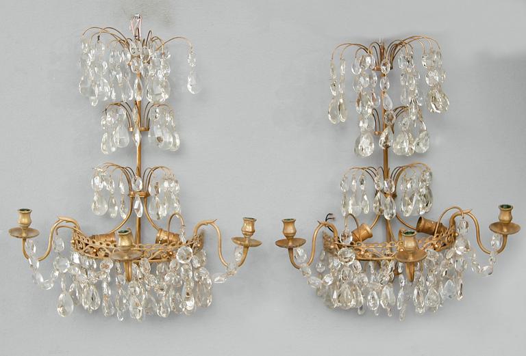 VÄGGLYSTRAR, 1 par, gustaviansk stil, 1900-talets första hälft.
