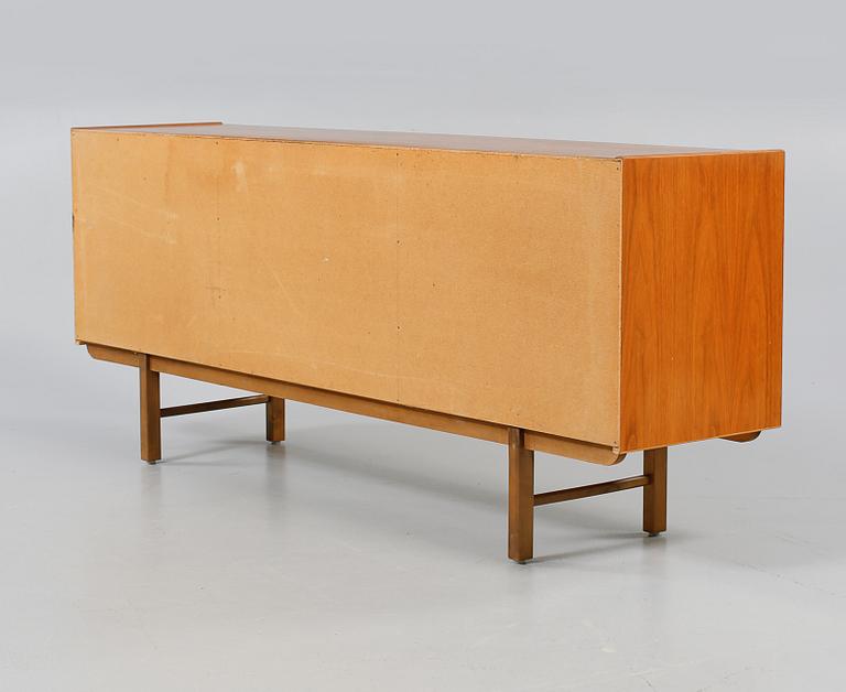 SIDEBOARD, 1900-talets tredje kvartal.