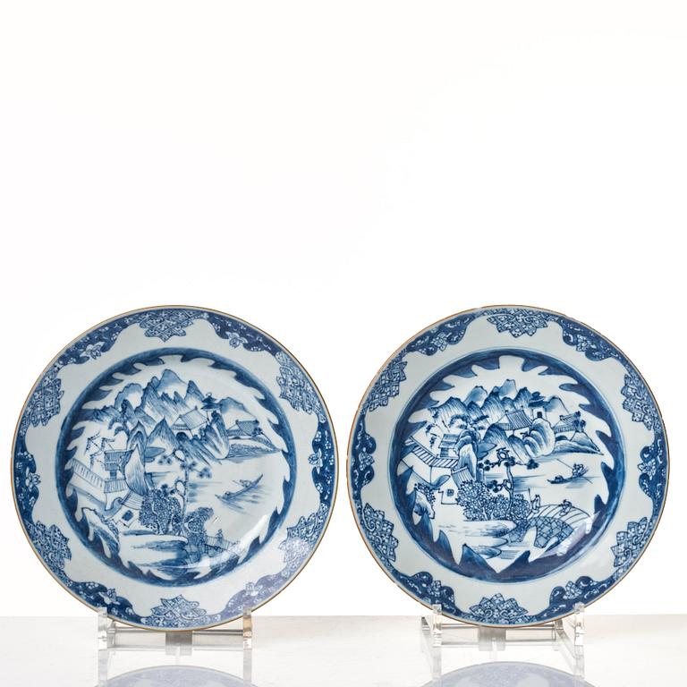 A set of four blue and white plates, Qing dynasty, Qianlong (1736-95).