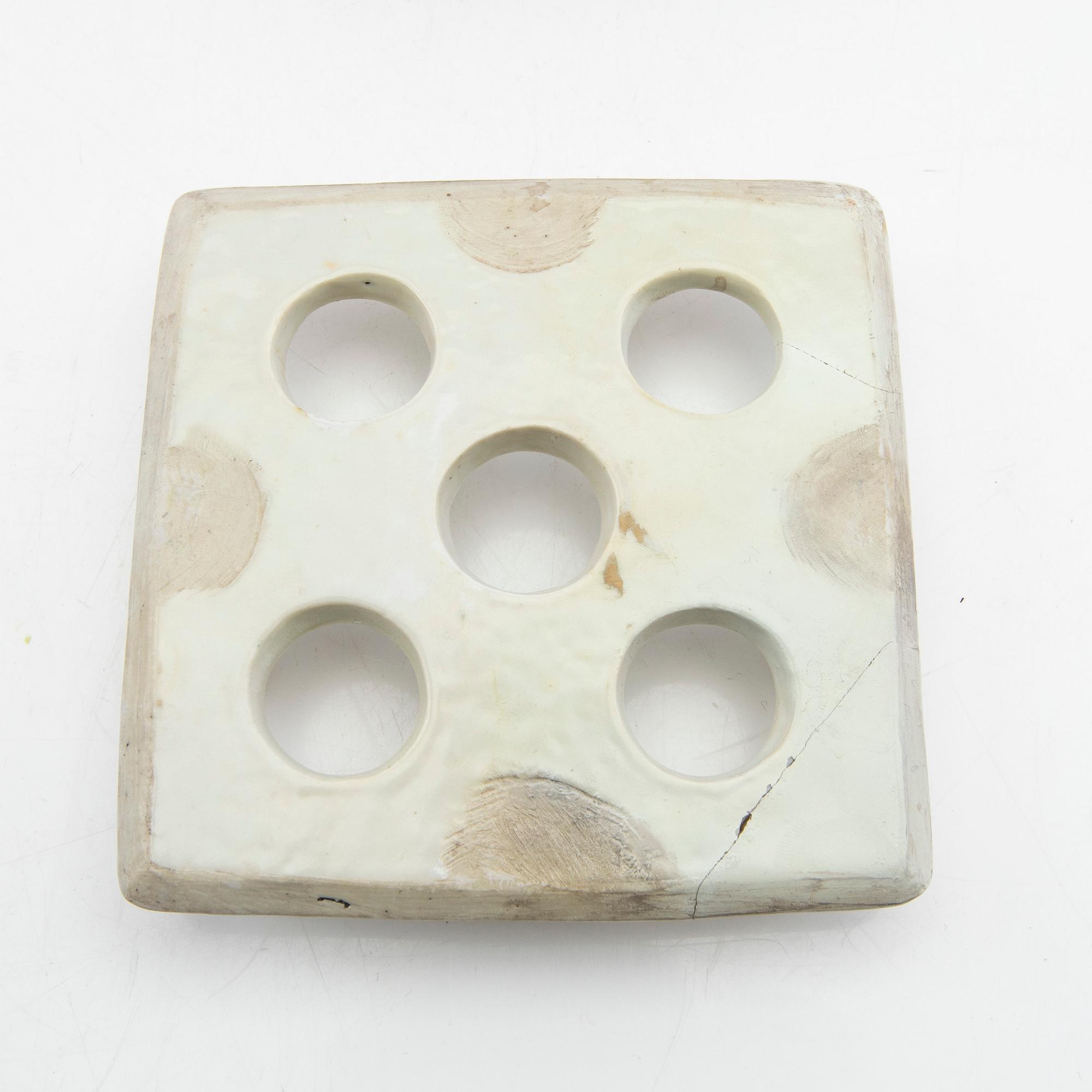 Tulip vase with insert, company porcelain. Qing dynasty, Qianlong (1736-95).