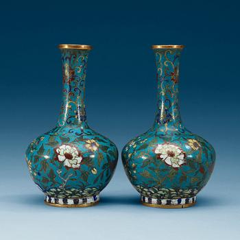 1370. A pair of cloisonné vases, Qing dynasty.