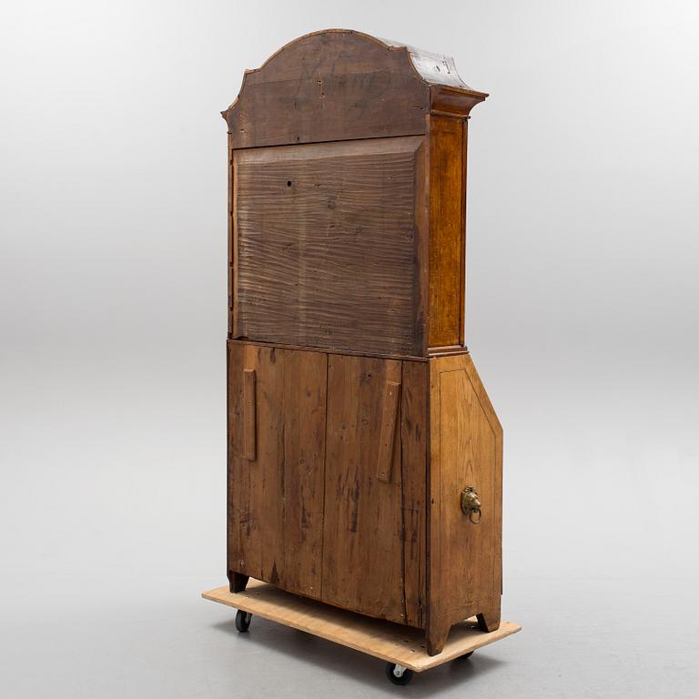 A first half of the 18th century oak writing cabinet.
