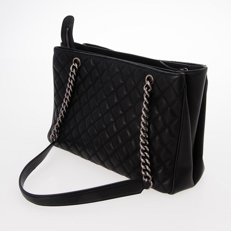 A Black Quilted Chevron Leather Shopper.