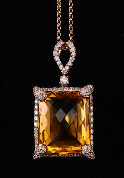 GARNITYR, briljantslipade diamanter ca 3.64 ct. Citriner ca 60 ct. Vikt 41 g.