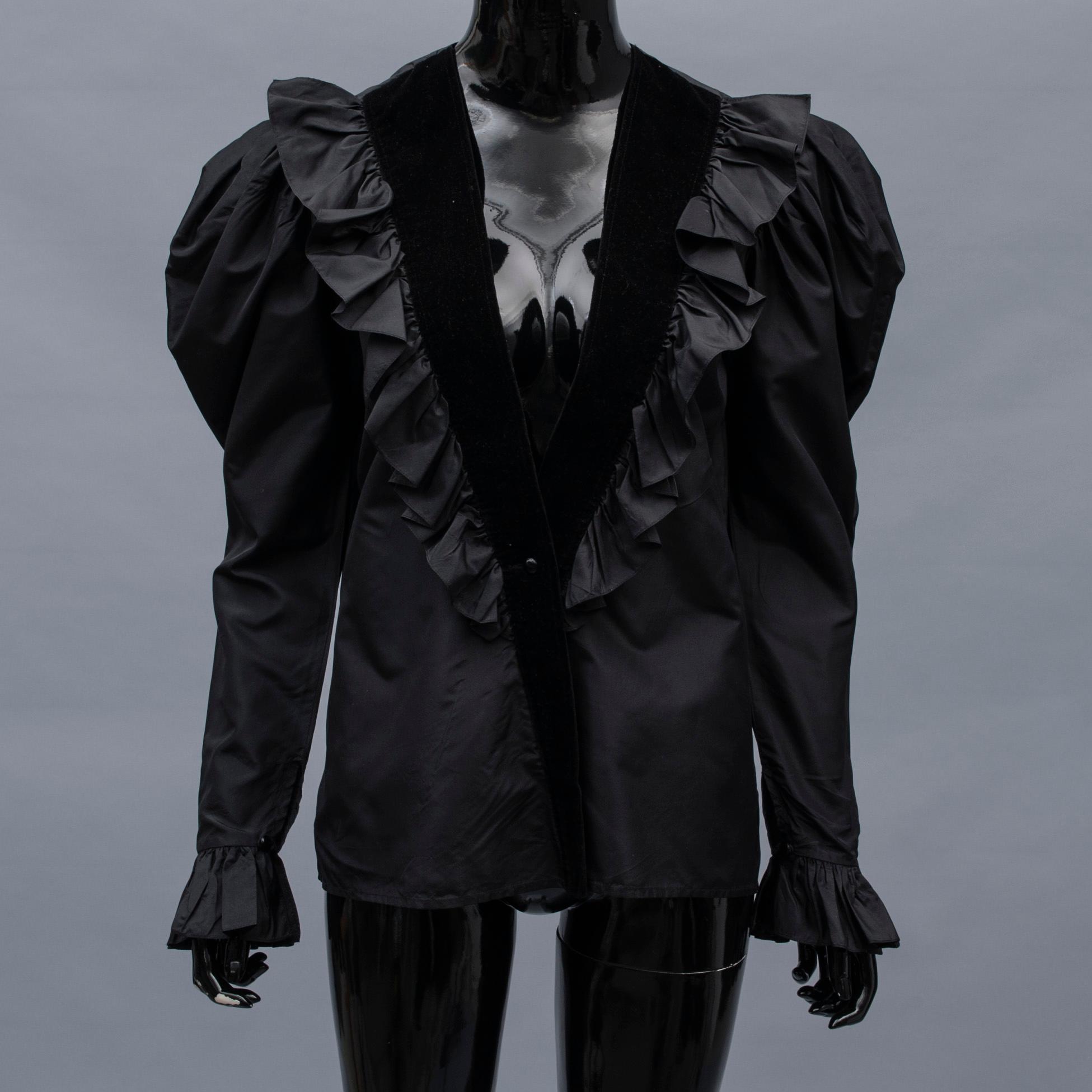 SKJORTA, Yves Saint Laurent.