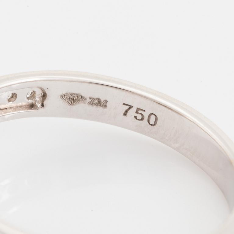 Brilliant cut diamond ring.