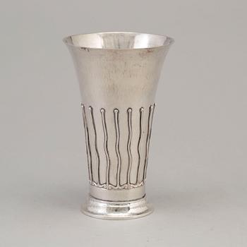 A Danish Art Nouveau silver beaker maker's mark A.N. Dragsted, Copenhagen, 1918.