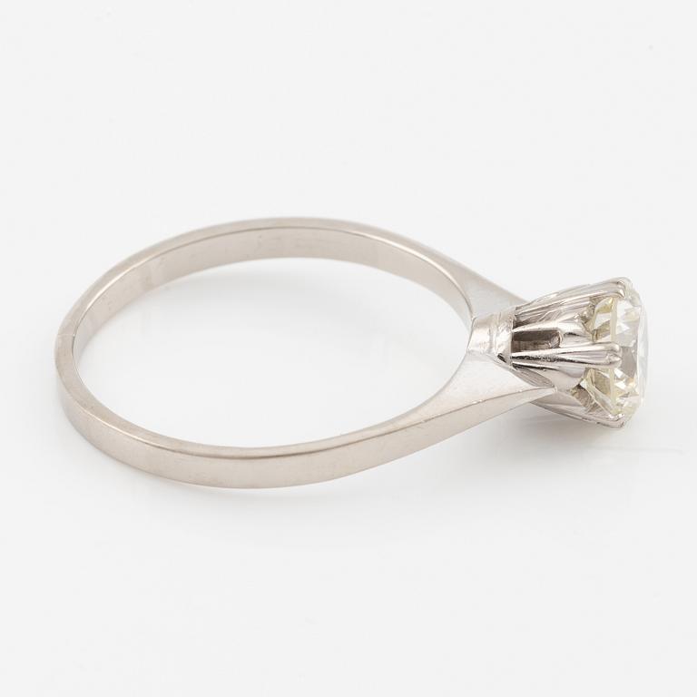 Ring, 18K vitguld med briljantslipad diamant 1.11 ct.