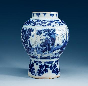 1322. A Delft faience jar, 18th Century.