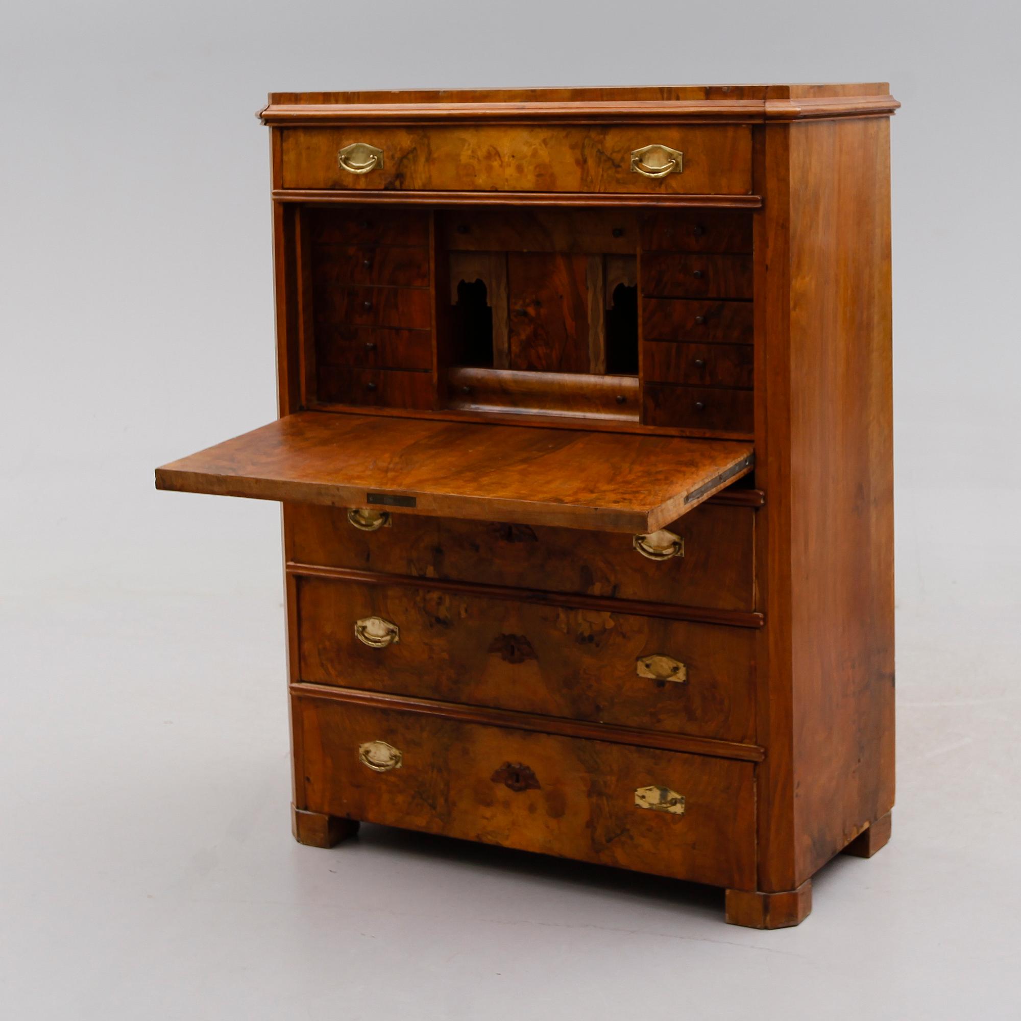 CHIFFONJÉ, 1800-talets andra hälft.