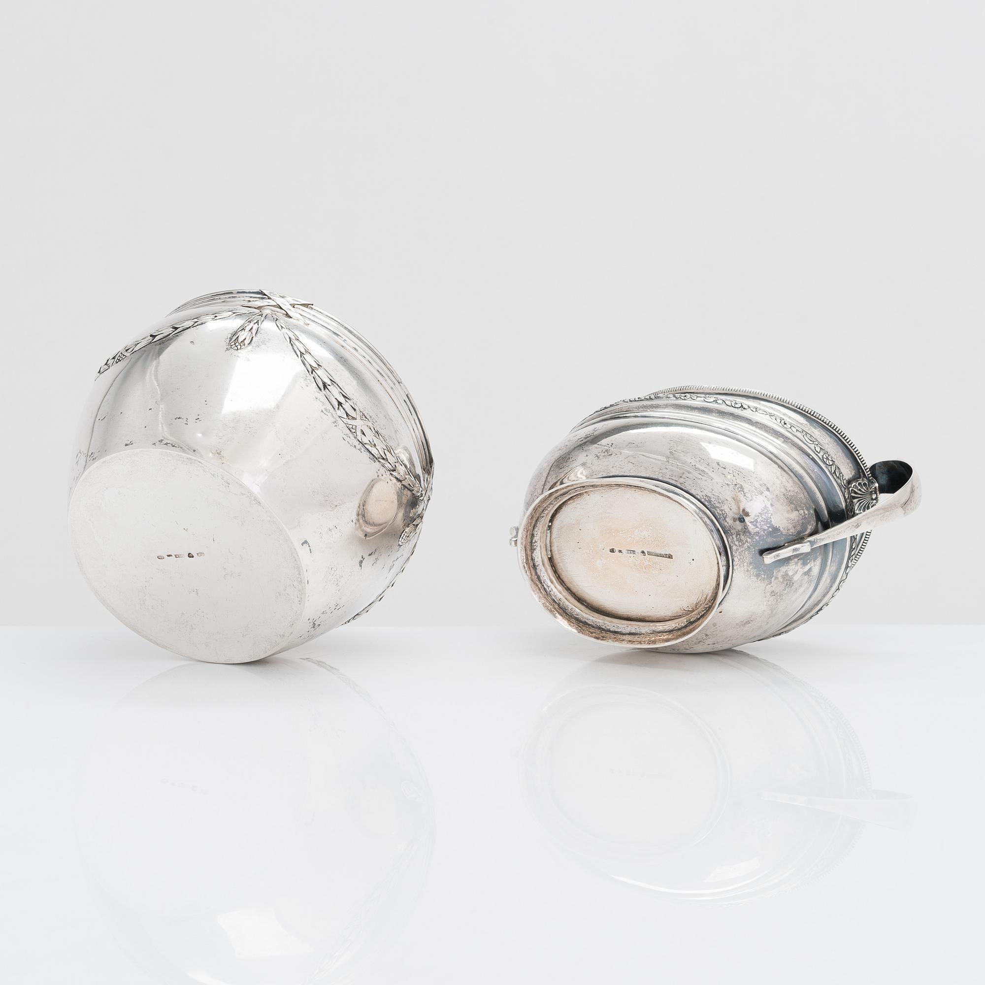 Hjalmar Fagerroos, skål och sockerskål, silver, Helsingfors 1908 och 1910.