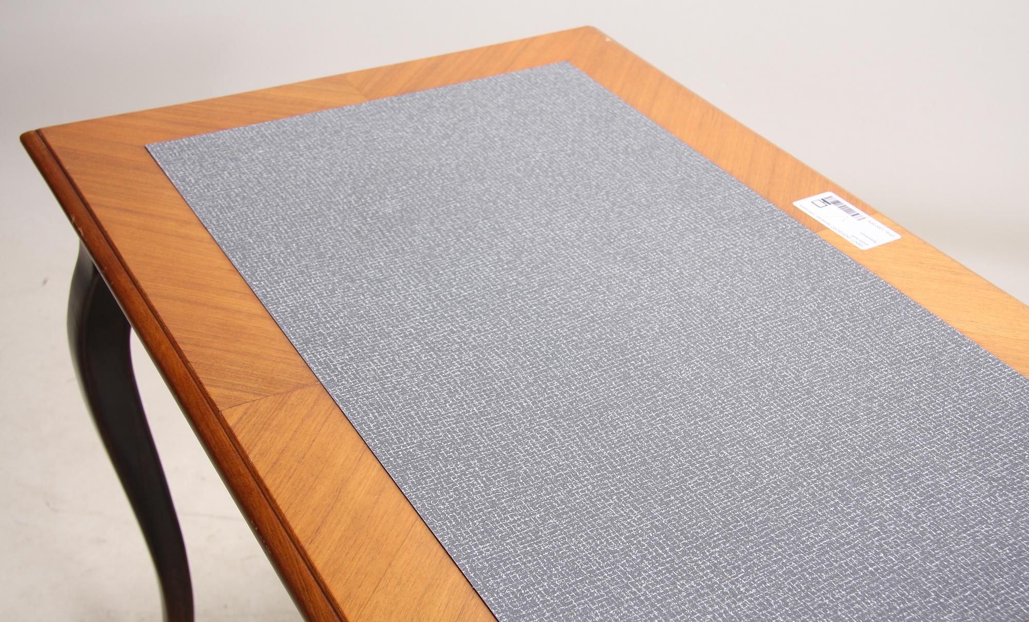 SKRIVBORD. Nyrokoko, 1800-talets andra hälft.