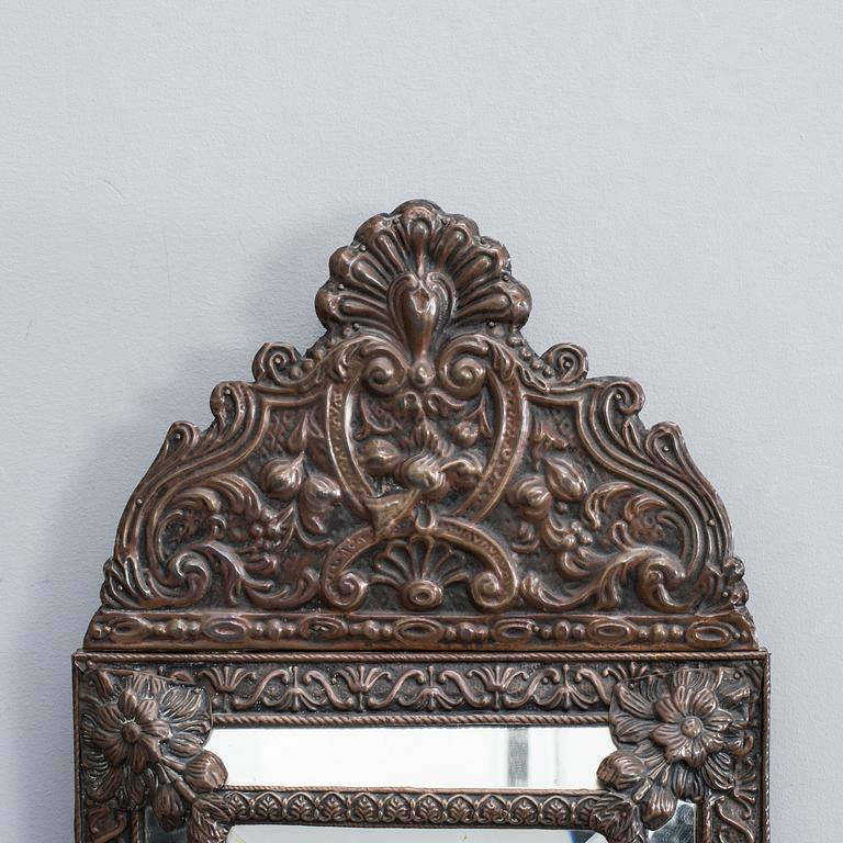 SPEGEL, barockstil, koppar, omkring 1900.