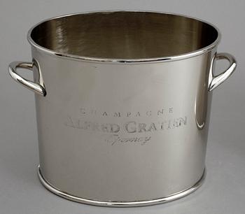 CHAMPAGNEKYLARE, ett par, nysilver, England.