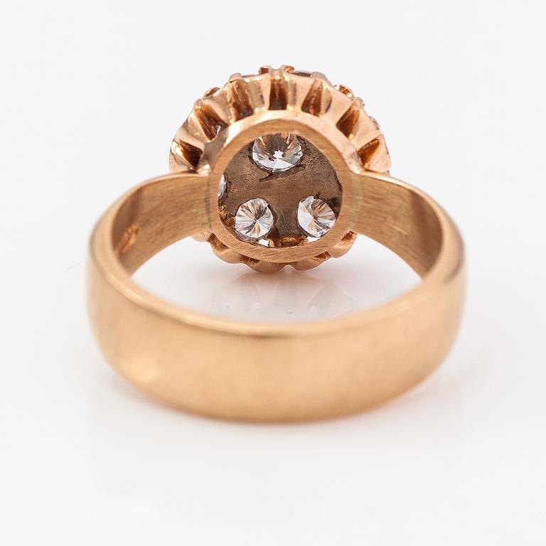 Eero Rislakki, Sormus, 14K kultaa, timantteja n. 0.85 ct yht. Westerback, Helsinki 1959.