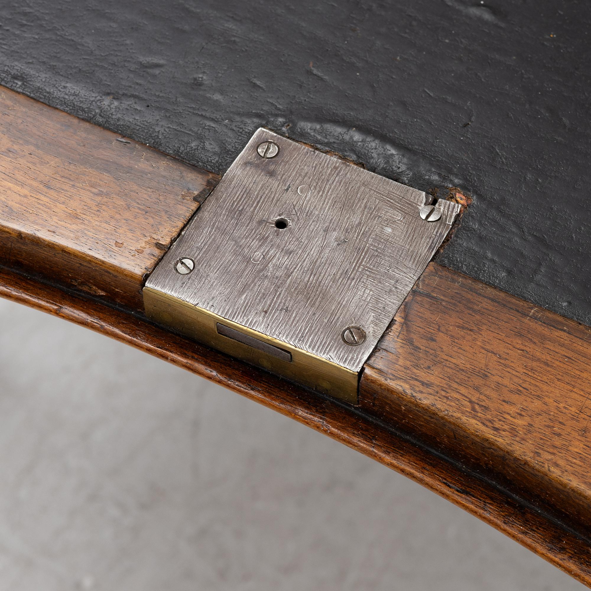 A writing desk, Louis XV, France, 18th Century.