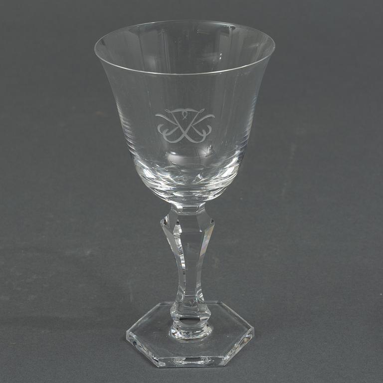 Elis Bergh, a 38-piece 'Gustaf Adolf' glass service, Kosta.