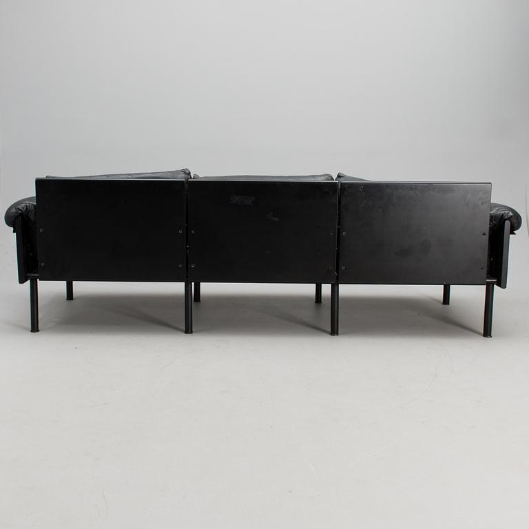 YRJÖ KUKKAPURO, sohva ja nojatuolipari, "Ateljee" 1900-luvun loppu.