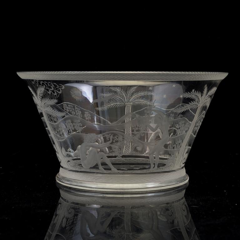 A Edward Hald glass bowl, Orrefors 1926.