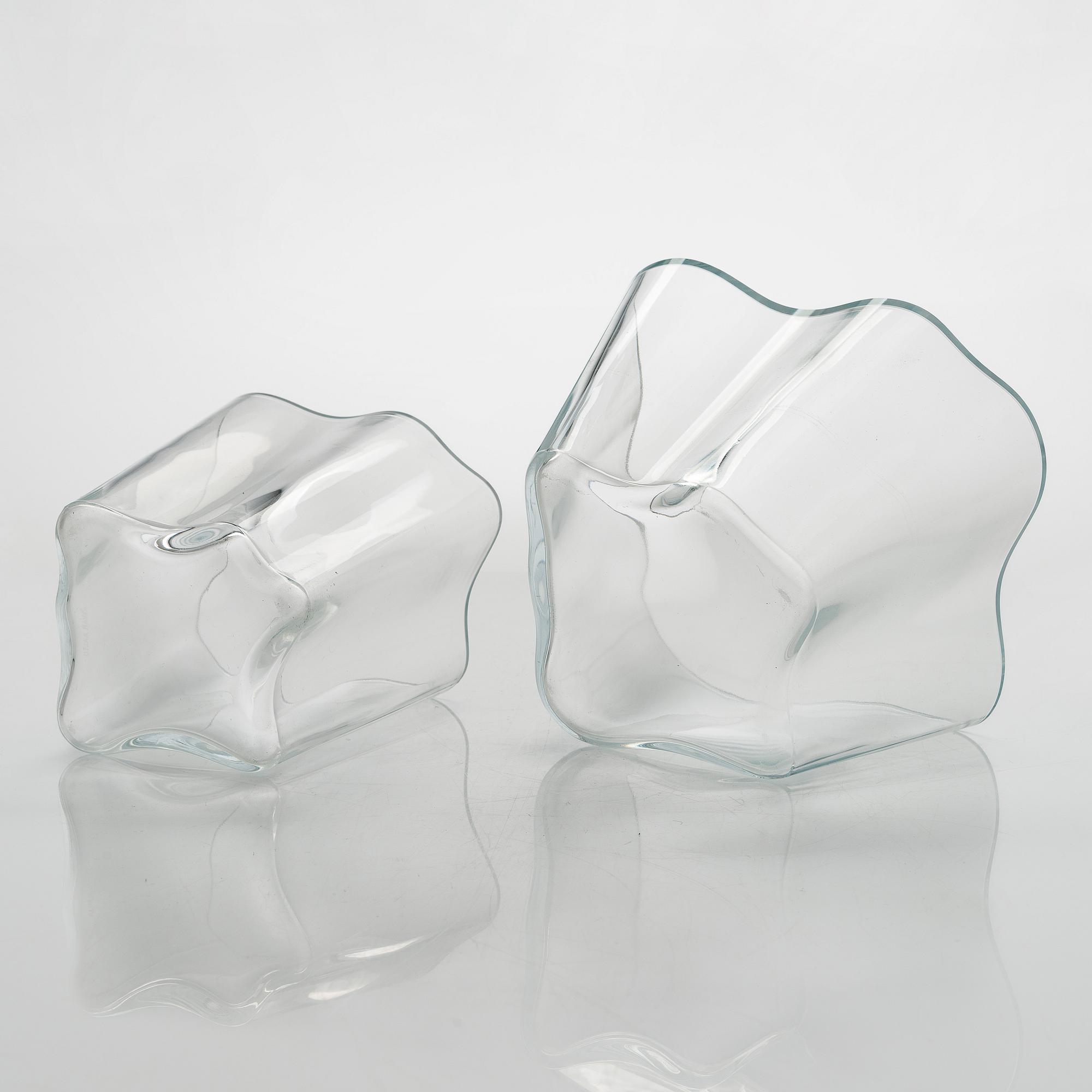 Alvar Aalto, glasskulptur, "Aalto-blomman", 4 delar, signerade Alvar Aalto och Alvar Aalto Iittala 99/1991.
