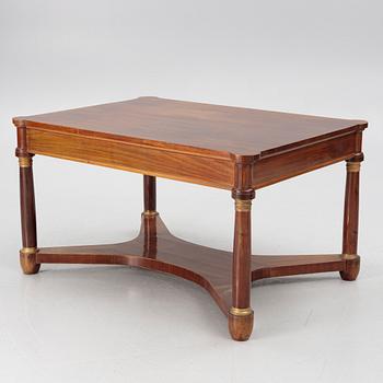 Skrivbord. Empirestil, omkring 1900.