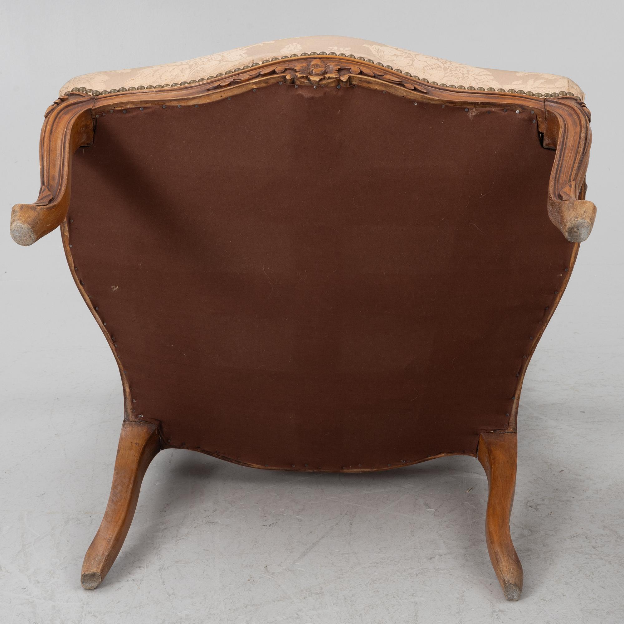 Karmstolar, ett par, rokokostil, 1900-talets första hälft.