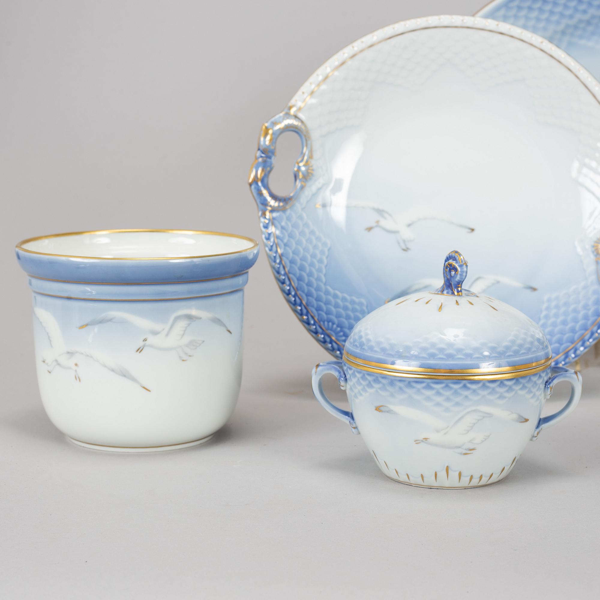 A party 'Blå Måsen' part coffee and dinner porcelain service, Denmark, second half of the 20th century (52 pieces).