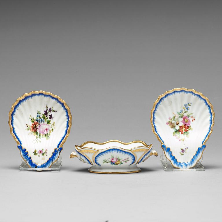 Two butter shells and a salt, Imperial Porcelain Manufacture, St. Petersburg, Russia, period of Czar Nicholas II.