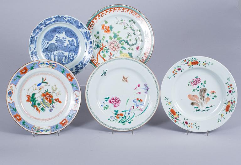 TALLRIKAR, 4+1 st olika, porslin, Kina 1700-tal.