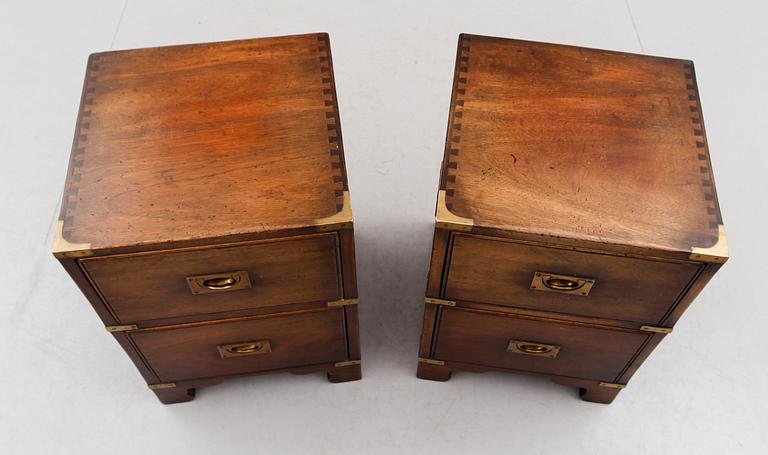 SÄNGBORD, 1 par, England, 1900-talets andra hälft.