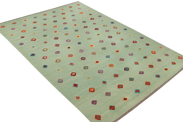 An Afghan kelim rug, c. 292 x 204 cm.
