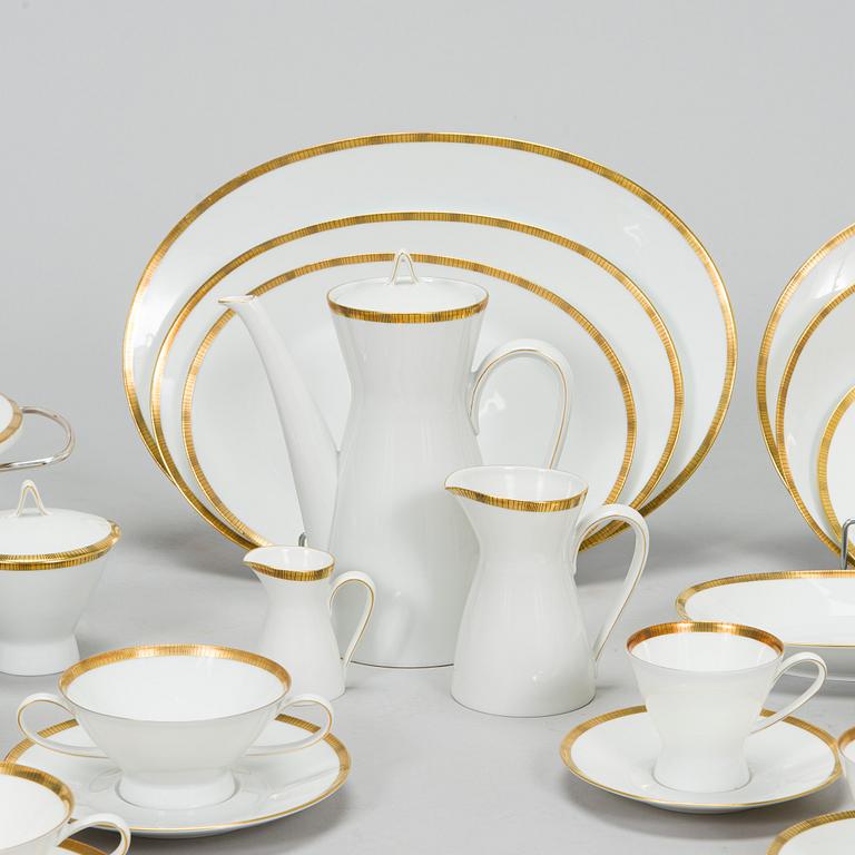Raymond Loewy och Richard Latham, matservis, 95 dlr, "Form 2000", porslin, för Rosenthal, 1900-talets senare hälft.
