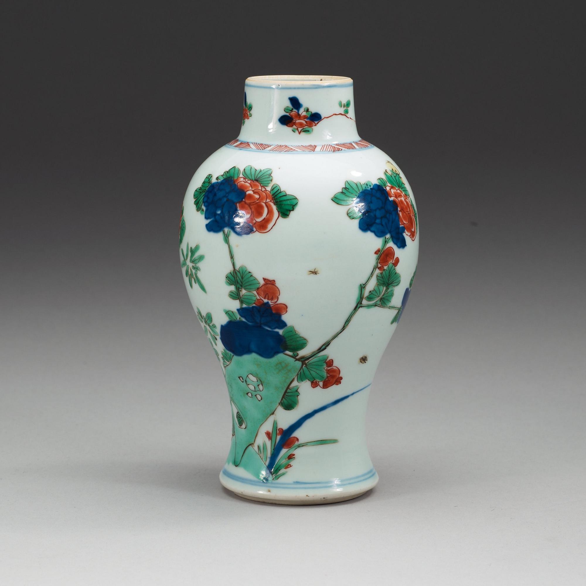 A Transitional wucai jar, 17th Century.