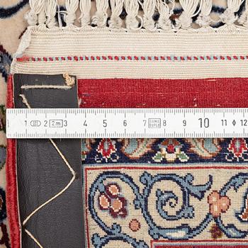 Matta, Isfahan, signerad Iran Shaabanei, ca 243 x 153 cm.