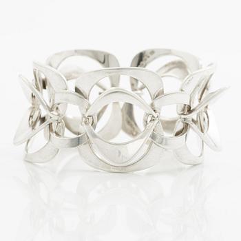 Theresia Hvorslev, a bracelet, silver, Falköping 1972. For Alton.