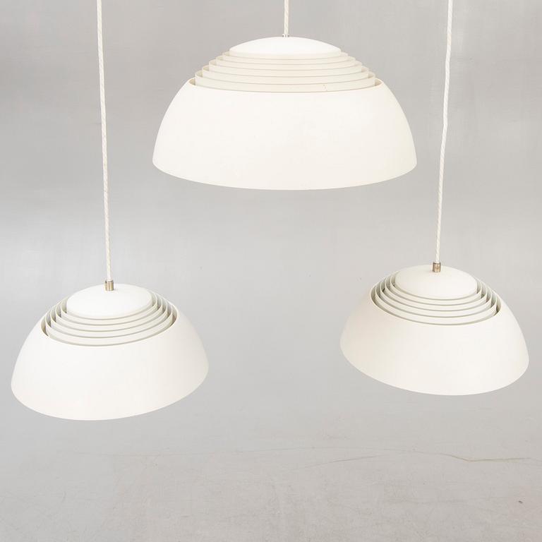 Arne Jacobsen, taklampor, 3 st, "AJ Royal Pendel", Louis Poulsen, Danmark.