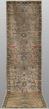 A Zigler Design runner carpet, 410 x 88 cm.