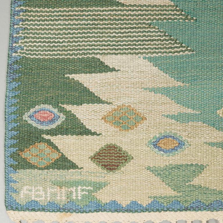 Barbro Nilsson, MATTA. "Tånga, grön H". Gobelängteknik. 256 x 166,5 cm. Signerad AB MMF BN.