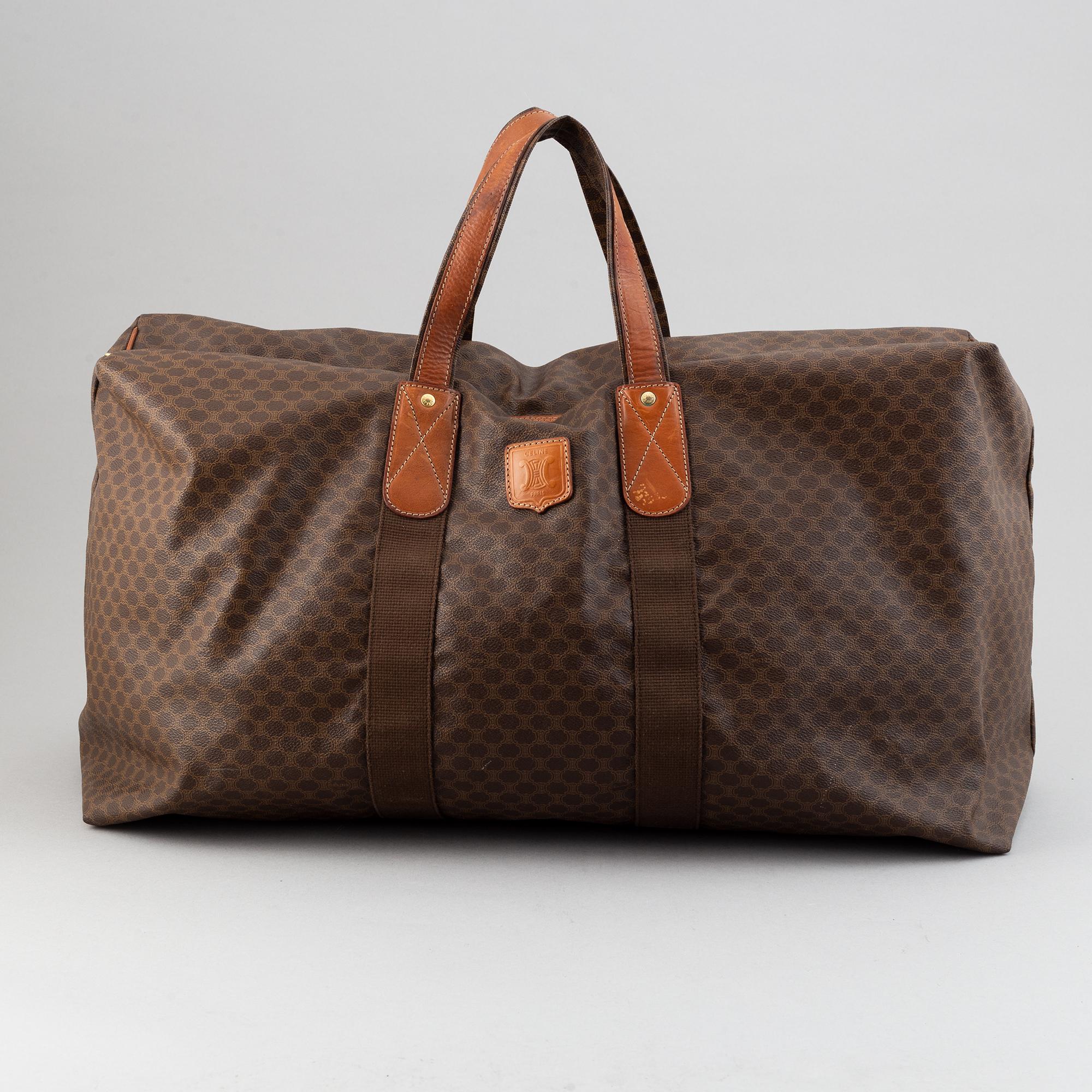 Céline, a canvas weekendbag.