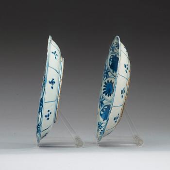 A set of two blue and white kraak dishes, Ming dynasty Wanli (1572-1620).