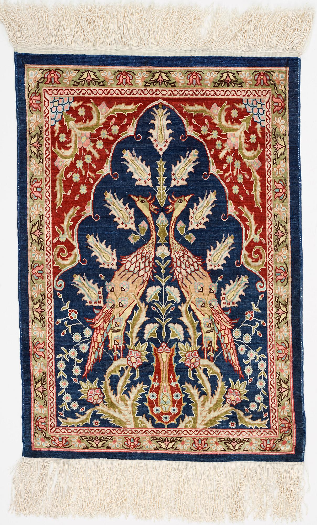 Matto, silk Hereke, ca 58 x 40 cm.