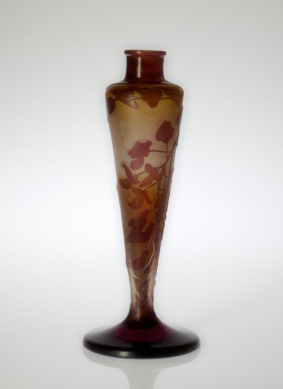 An Emile Gallé Art Nouveau cameo glass vase, Nancy, France.