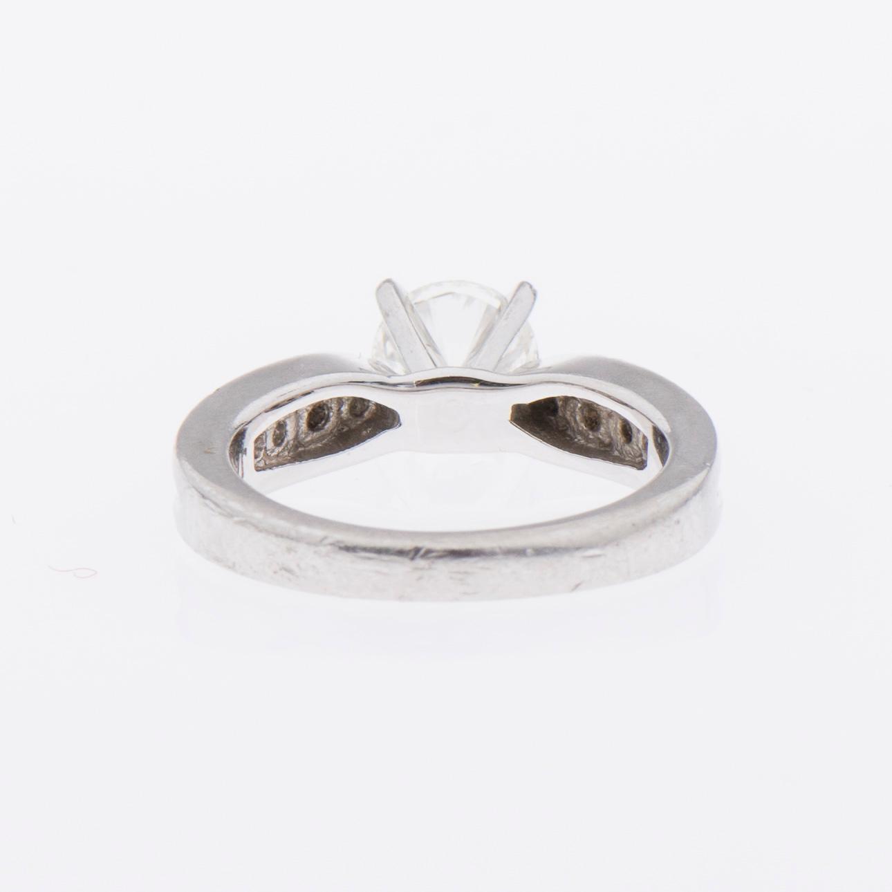 RING, briljantslipade diamanter, platina.